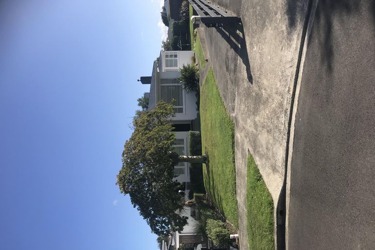 Photo of property in 11 Strathmore Place, Awapuni, Palmerston North, 4412