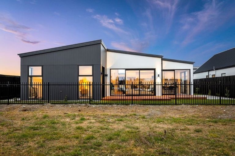 Photo of property in 43 Timara Crescent, Marshland, Christchurch, 8083