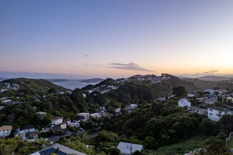 Photo of property in 75 Salford Street, Newlands, Wellington, 6037