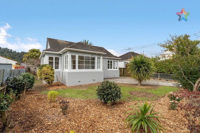 Photo of property in 96 Molesworth Street, Taita, Lower Hutt, 5011