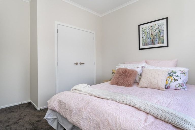 Photo of property in 16 Makura Drive, Papamoa Beach, Papamoa, 3118