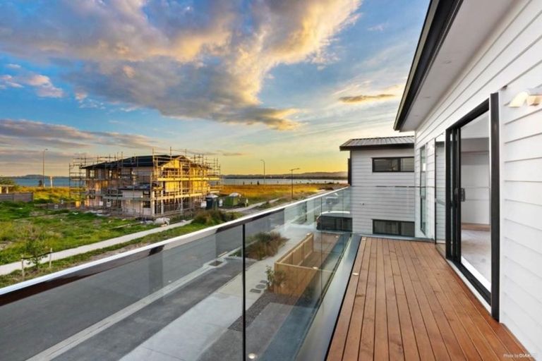 Photo of property in 16 Turret Lane, Hobsonville, Auckland, 0616