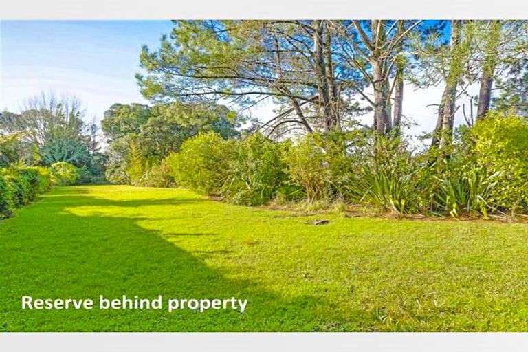 Photo of property in 43 Beaubank Road, Kelston, Auckland, 0602