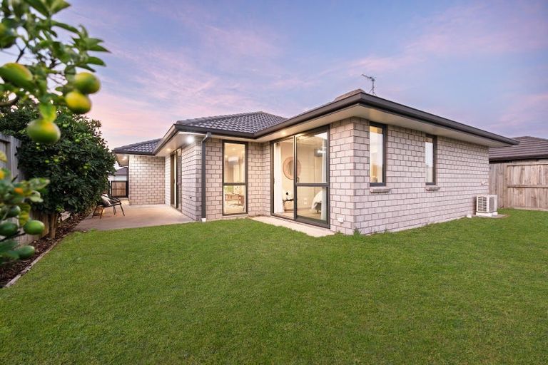 Photo of property in 44 Te Kio Crescent, Papamoa Beach, Papamoa, 3118