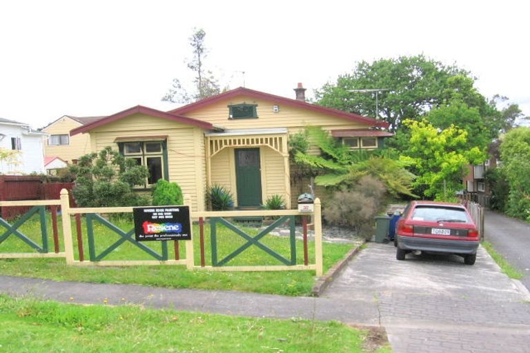 Photo of property in 5/32a Clayburn Road, Glen Eden, Auckland, 0602