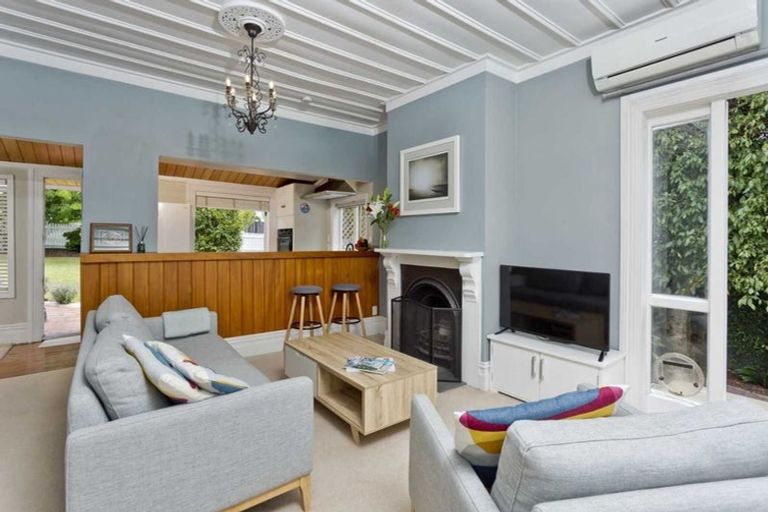 Photo of property in 10 David Street, Bayswater, Auckland, 0622