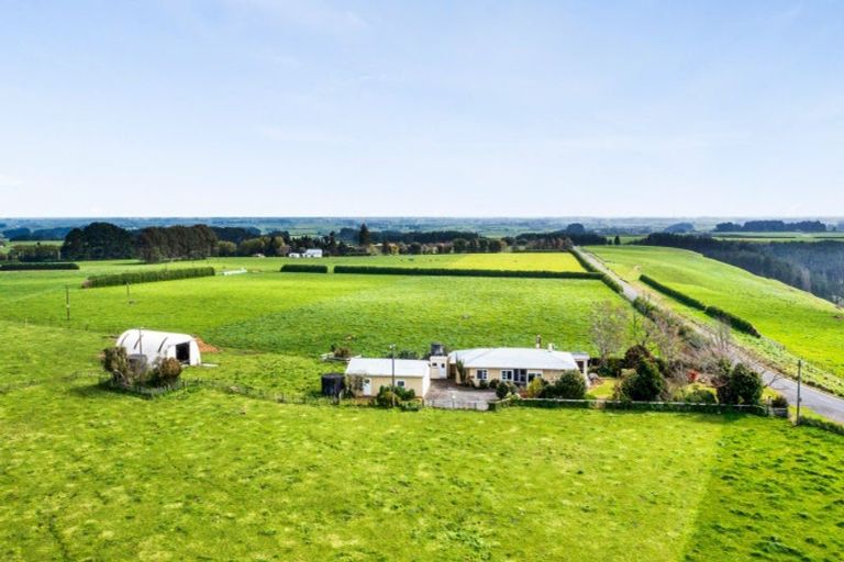 Photo of property in 546 Ararata Road, Hawera, 4674