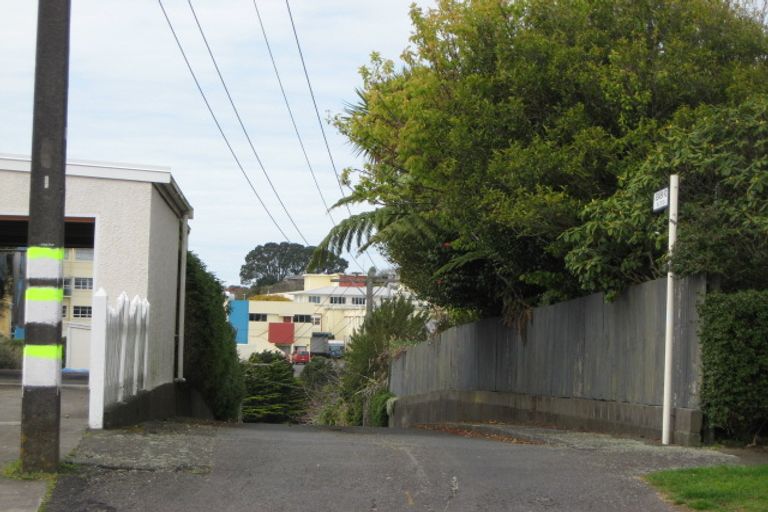 Photo of property in 1/117 Seaview Road, Westown, New Plymouth, 4310