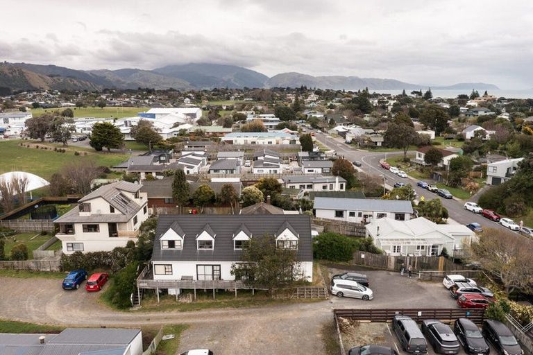 Photo of property in 11 Margaret Road, Raumati Beach, Paraparaumu, 5032