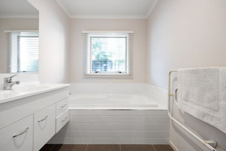 Photo of property in 13 Eastridge Terrace, Huntington, Hamilton, 3210