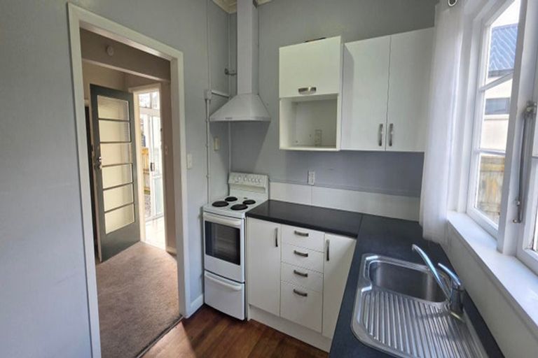 Photo of property in 98/98a Weraroa Road, Levin, 5510