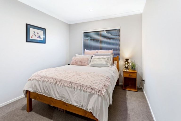 Photo of property in 5 Catlins Place, Fairview Heights, Auckland, 0632