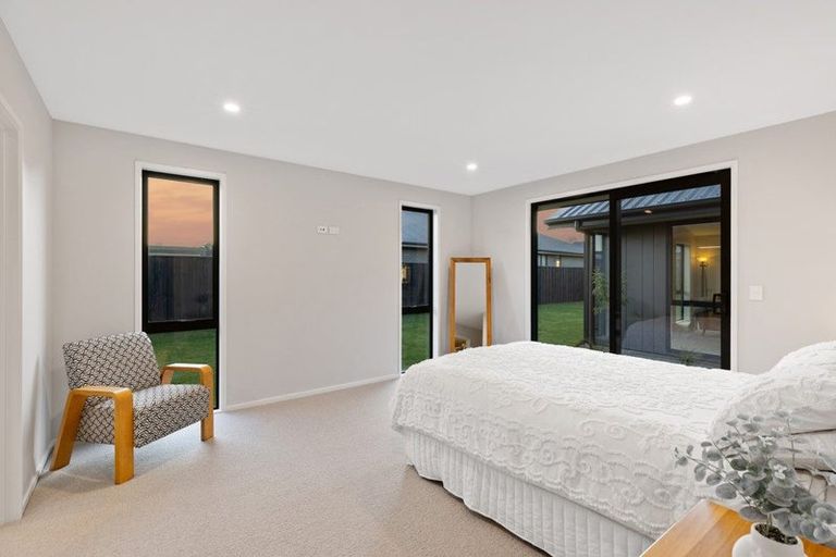 Photo of property in 27 Pentecost Road, Rangiora, 7400