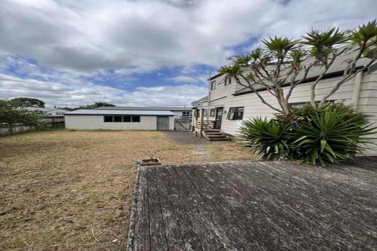 Photo of property in 2 Dalmahoy Place, Wattle Downs, Auckland, 2103