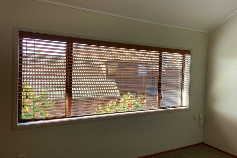 Photo of property in 20a Otakau Road, Milford, Auckland, 0620