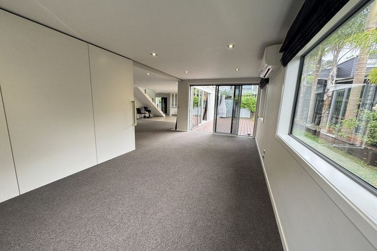 Photo of property in 2/6 Sandford Street, Campbells Bay, Auckland, 0630