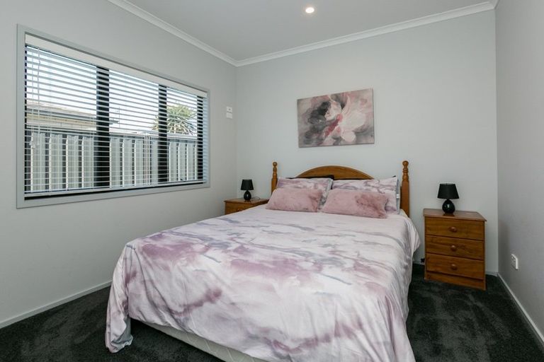Photo of property in 15 Hawea Place, Poraiti, Napier, 4112