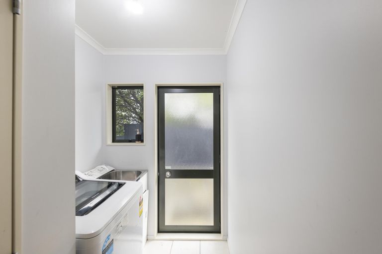 Photo of property in 35 Dahlstrom Grove, Kelvin Grove, Palmerston North, 4414