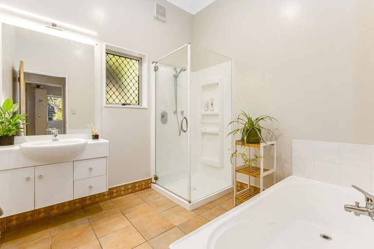 Photo of property in 81 Nevay Road, Miramar, Wellington, 6022