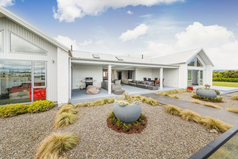 Photo of property in 12 Colquhoun Way, Kelvin Grove, Palmerston North, 4470