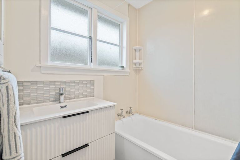 Photo of property in 2/22 Santa Rosa Avenue, Halswell, Christchurch, 8025