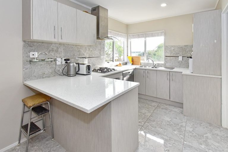 Photo of property in 1/222 Dominion Road, Red Hill, Papakura, 2110