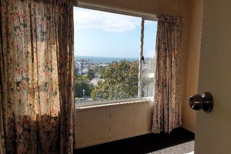 Photo of property in 19 Nigel Road, Browns Bay, Auckland, 0630