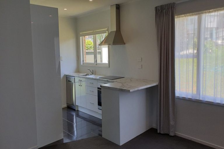 Photo of property in 1/11 Broadview Place, Howick, Auckland, 2014
