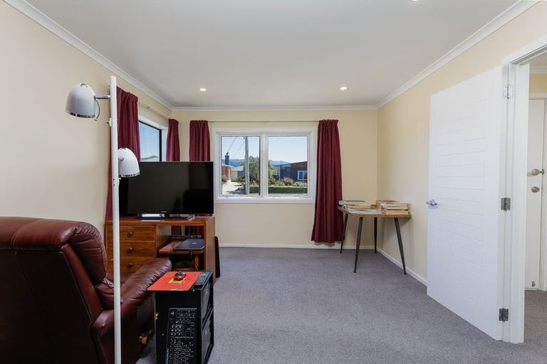 Photo of property in 11 Studholme Street, Waimate, 7924