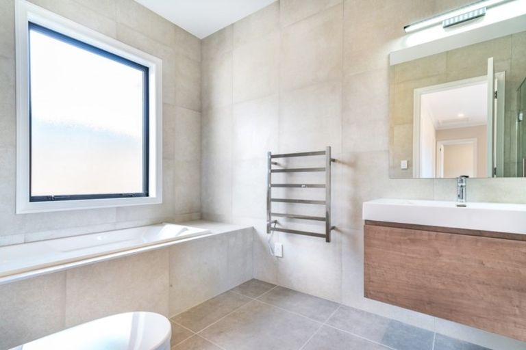 Photo of property in 16 Rauaruhe Road, Karaka, Papakura, 2113