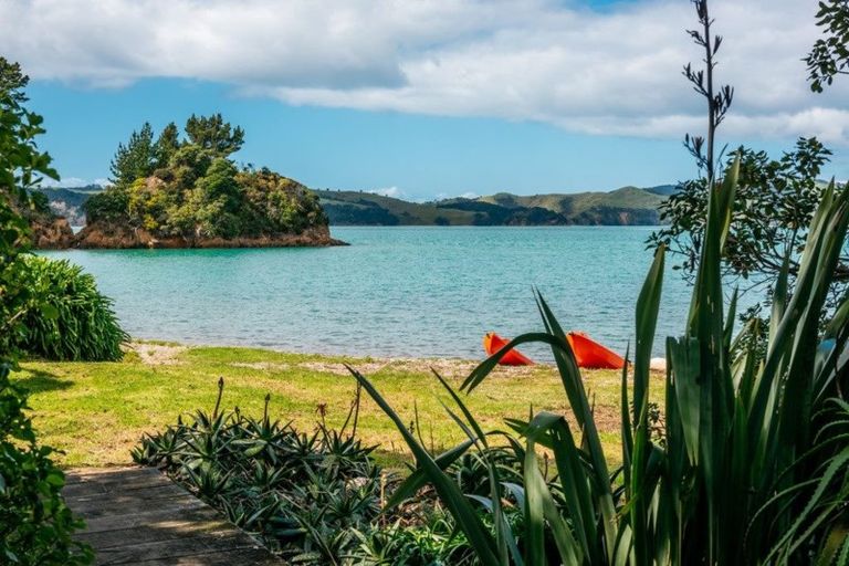 Photo of property in 92 Cowes Bay Road, Waiheke Island, 1971