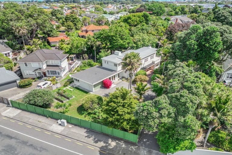 Photo of property in 85 Ludlam Crescent, Woburn, Lower Hutt, 5010