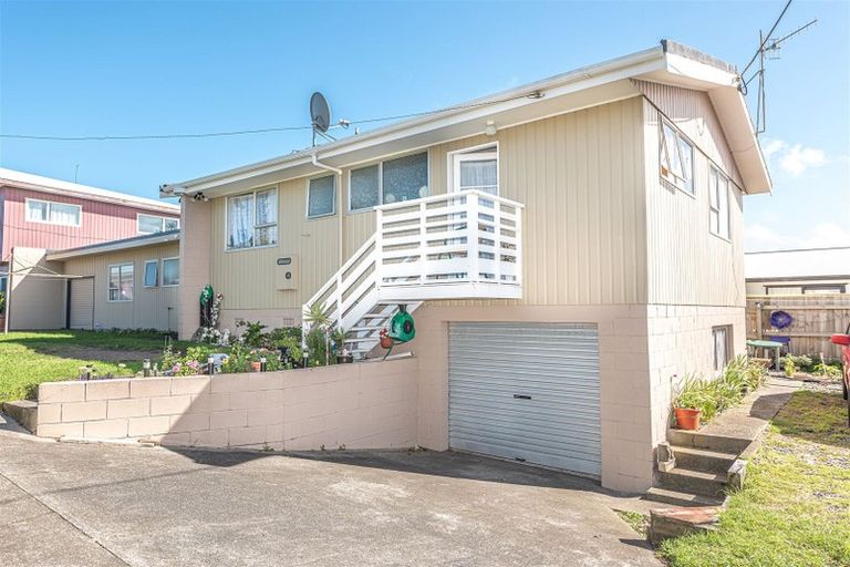 Photo of property in 75a Matai Street, Castlecliff, Whanganui, 4501