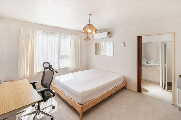 Photo of property in 1/5 Cottesmore Close, Burnside, Christchurch, 8053