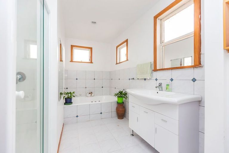 Photo of property in 26 Reef Street, Island Bay, Wellington, 6023