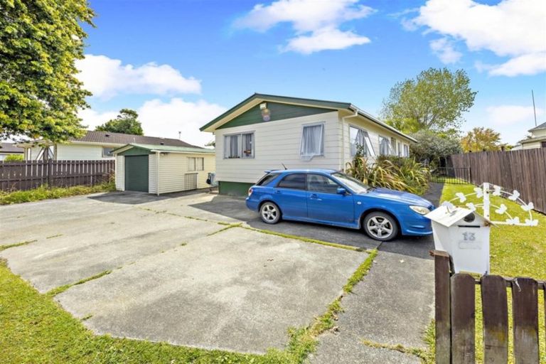 Photo of property in 13 Tilbrook Place, Papakura, 2110