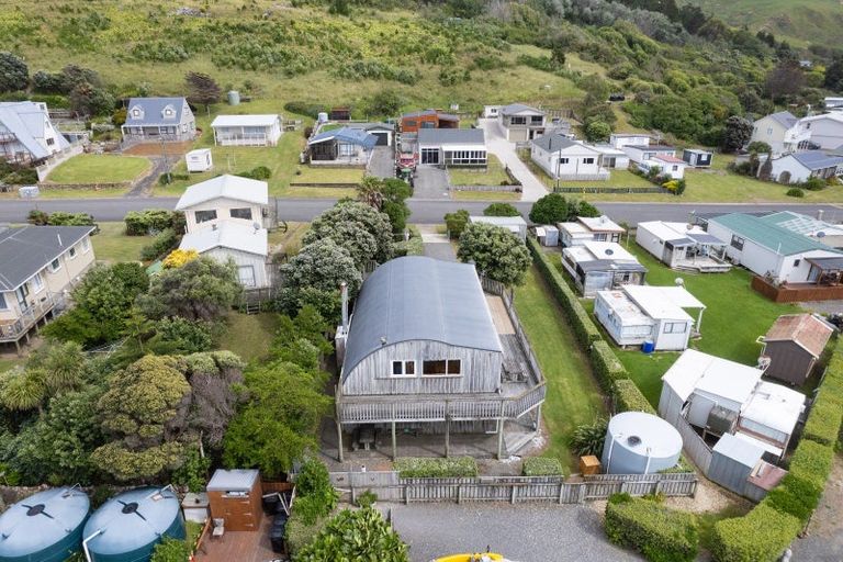 Photo of property in 61 Akitio Esplanade, Akitio, Pongaroa, 4991