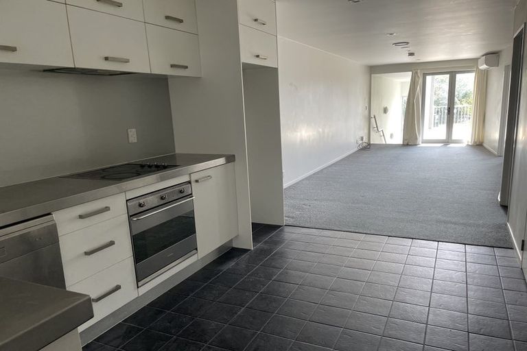 Photo of property in 2/222 Albany Highway, Schnapper Rock, Auckland, 0632