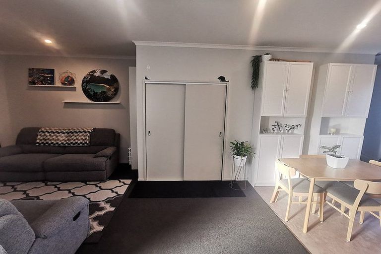 Photo of property in 35 Tonuitanga Street, Weymouth, Auckland, 2103