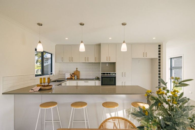 Photo of property in 31 Muhunoa Road East, Ohau, Levin, 5570