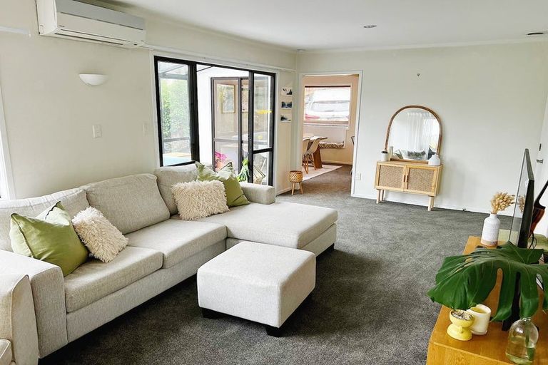 Photo of property in 1/22 Roseberry Avenue, Birkenhead, Auckland, 0626