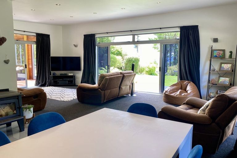 Photo of property in 295 Ngahere Park Road, Turitea, Palmerston North, 4472