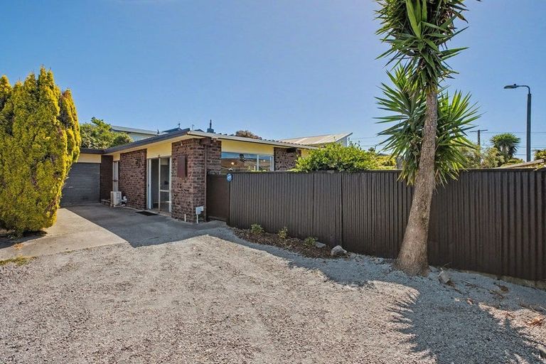 Photo of property in 95b Eatwell Avenue, Paraparaumu Beach, Paraparaumu, 5032