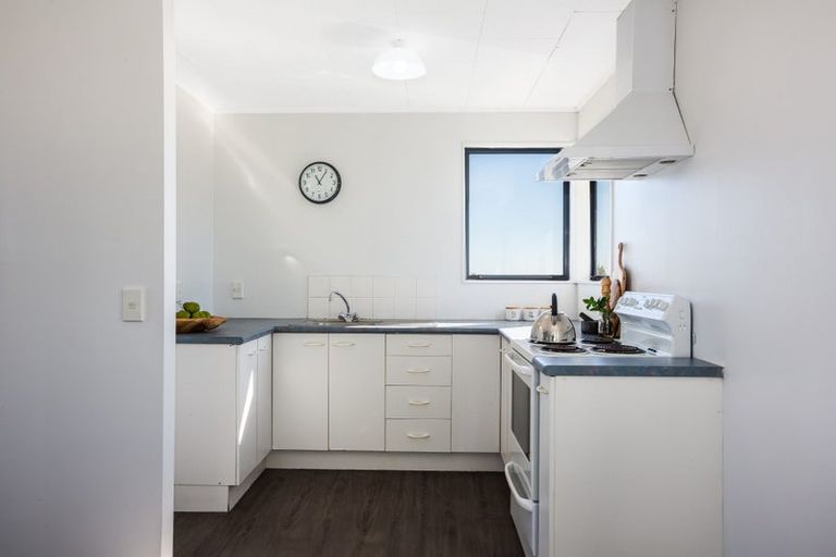 Photo of property in 17 Coventry Close, Ascot Park, Porirua, 5024