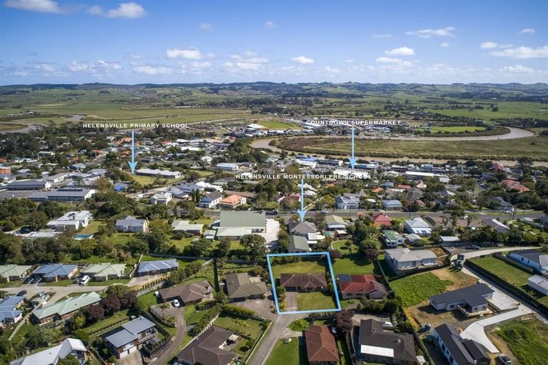 Photo of property in 36 Te Kauri Place, Helensville, 0800