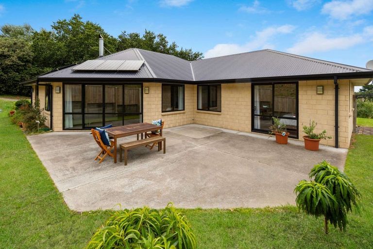 Photo of property in 1 Attrill Place, Tawhero, Whanganui, 4501