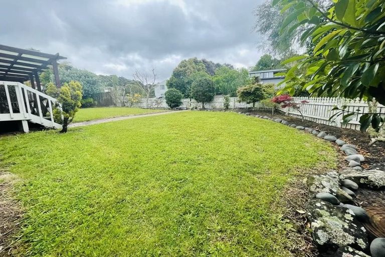 Photo of property in 1 John Webster Place, Glen Eden, Auckland, 0602
