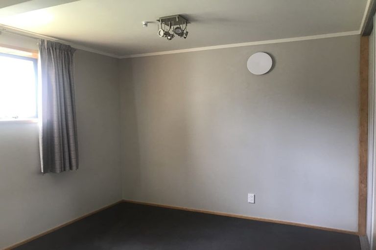 Photo of property in 123 Luckens Road, West Harbour, Auckland, 0618