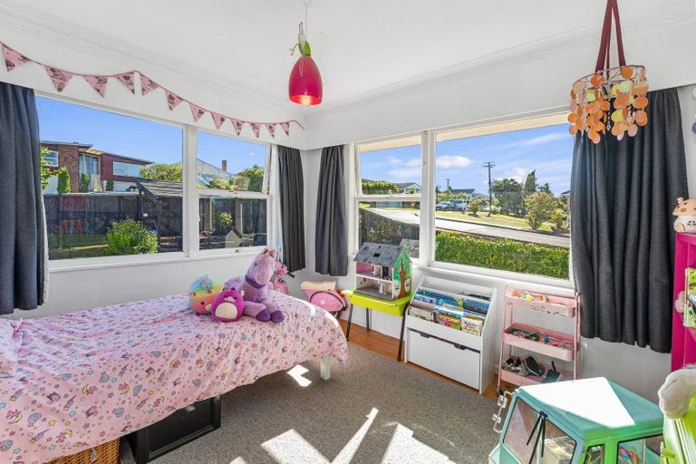 Photo of property in 75 Jaemont Avenue, Te Atatu South, Auckland, 0610