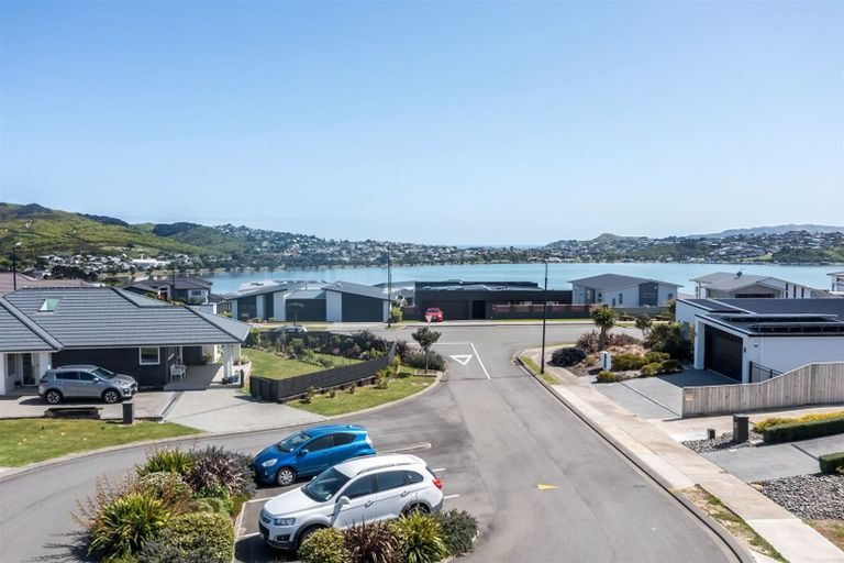 Photo of property in 9 Grace Cove, Aotea, Porirua, 5024